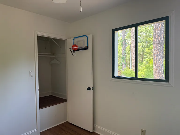 3709 Willow Point Dr — Photo 3