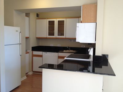 2909 N Sheridan Rd APT 807, Chicago, IL, 60657