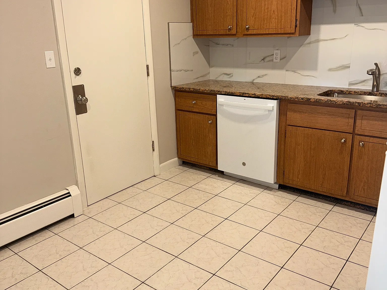2 bed, 675 sqft, $2,295 — Photo 2