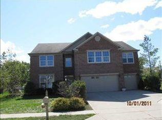 5475 Gainesway Dr, Greenwood, IN 46142