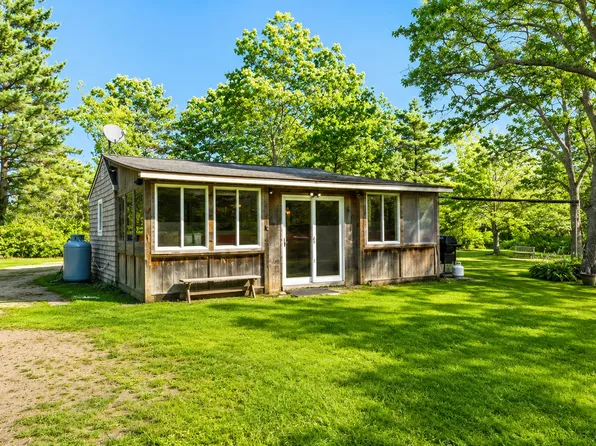 45 Quenames Rd, Chilmark, MA 02535