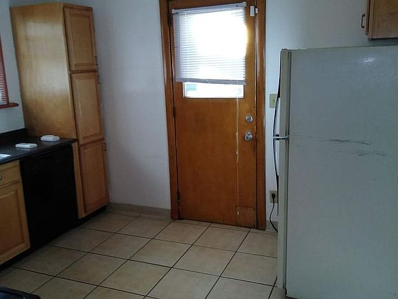 5th image of 19 De Camp Ave