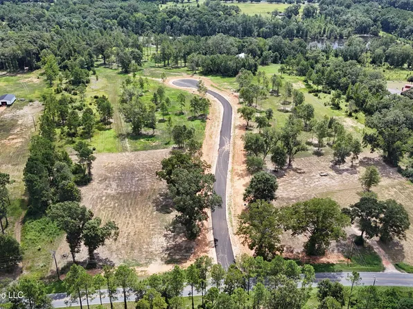 9 Oakley Ln, Lucedale, MS 39452