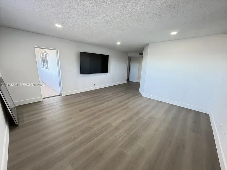 22605 SW 66th Ave #403 — Photo 8