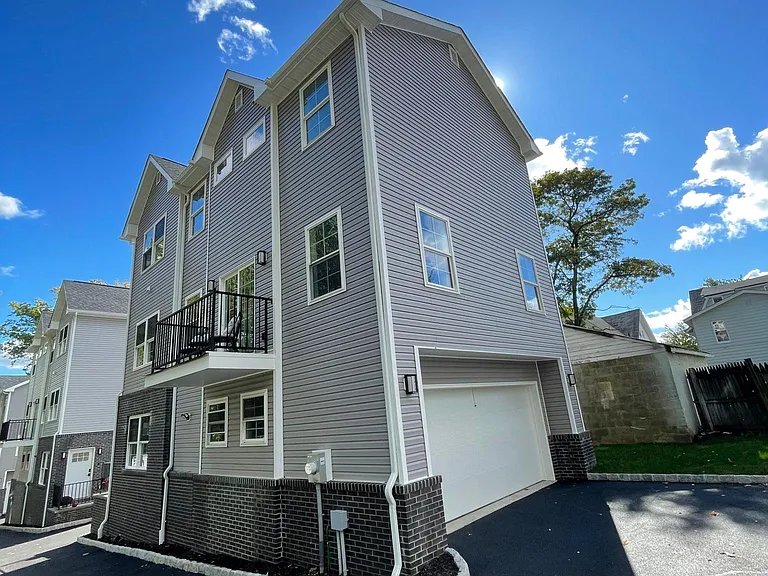 237 Boyden Ave — Photo 30