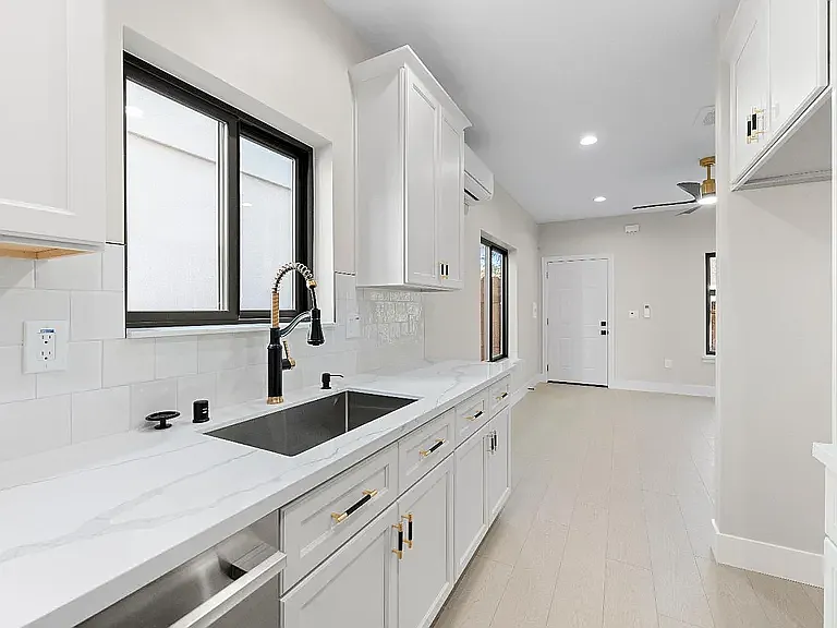 141 Birch St #A — Photo 8