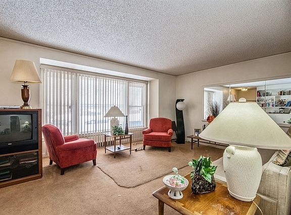 2nd image of 9849 S Woodlawn Ave