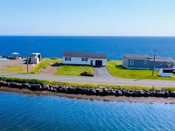 915 John Cormier, Beresford, NB E8K 1W2