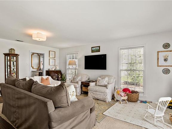 5th image of 205 Wacker Ln S