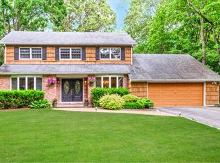 9 Cyril Dr, Huntington, NY 11743