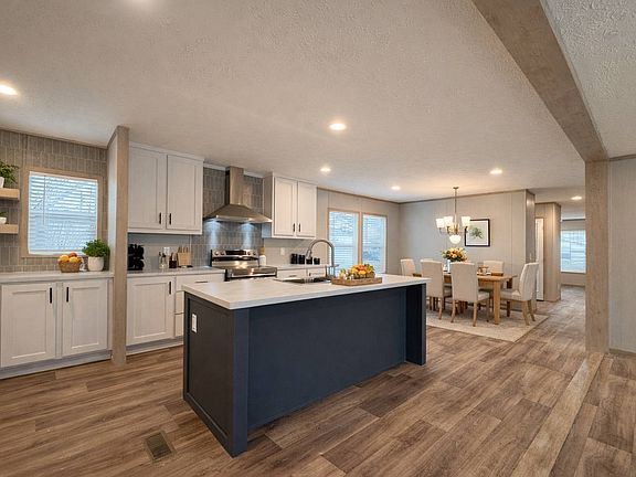 3rd image of 556 Coyote Cir #143