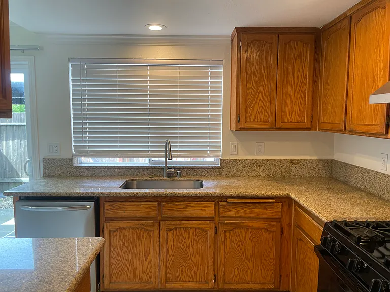 4066 Weymouth Ln — Photo 28