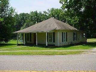 1st image of 211 Mammoth Cave St