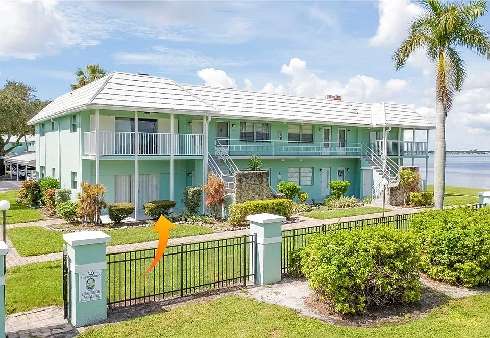 3225 E Riverside Dr #21-B