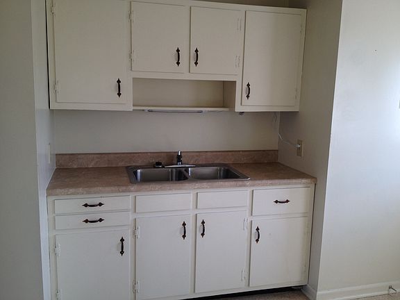 2nd image of 2307 Yanceyville St #B