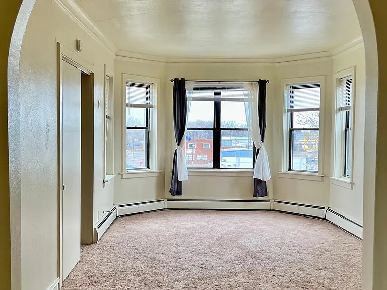 1223 Beacon St — Photo 2