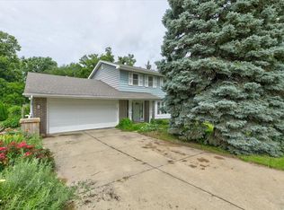 3904 76th St, Urbandale, IA 50322