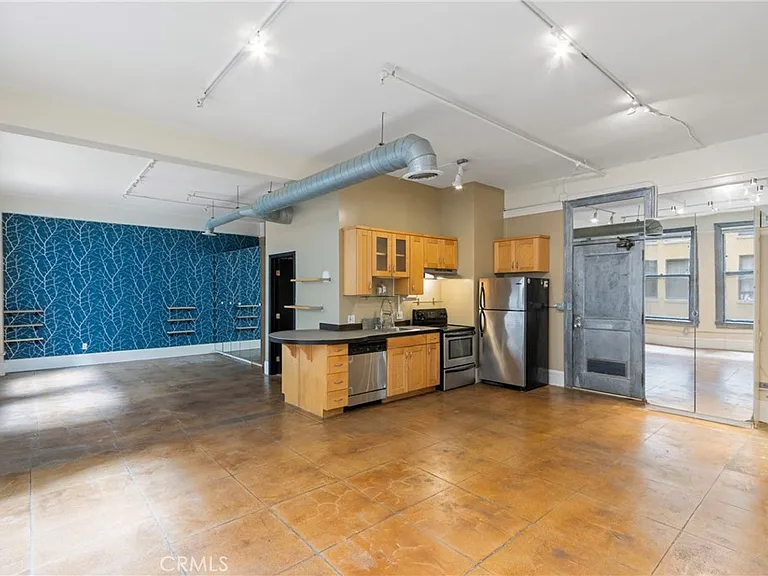 108 W 2nd St #410 — Photo 8