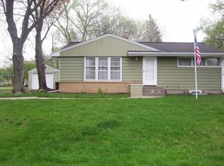 2666 Matilda St, Roseville, MN 55113