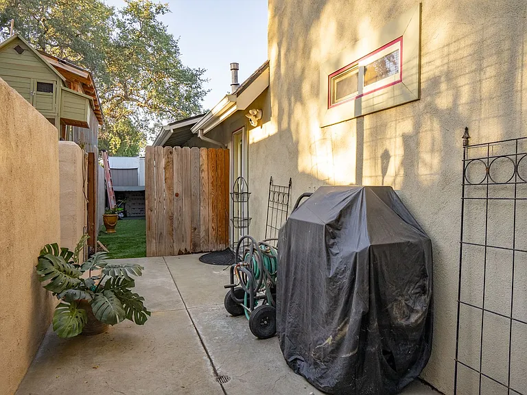1241 Chestnut St — Photo 25