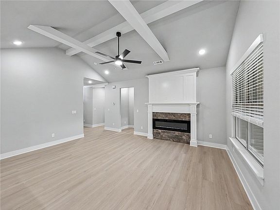 4th image of 64 Islay Dr