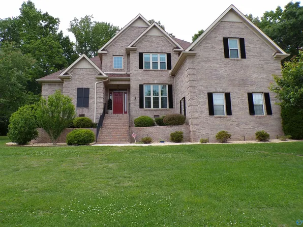 151 River Walk Trl, New Market, AL 35761