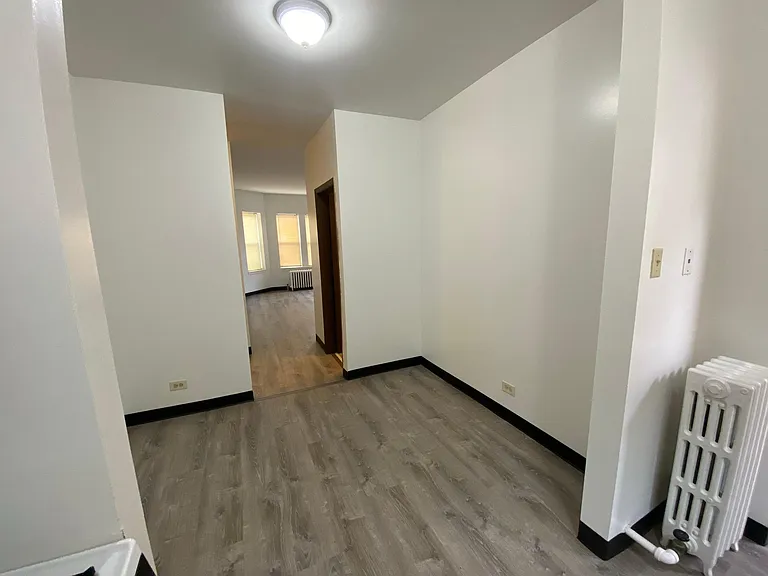 Central Park Apartments — Photo 17