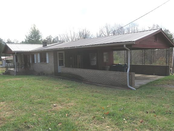 3rd image of 490 Airview Dr