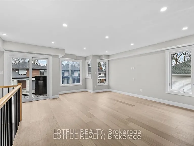 461 Tweedsmuir Ave #B — Photo 10