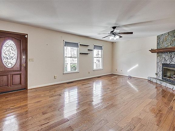 2nd image of 5560 Nightwood Dr