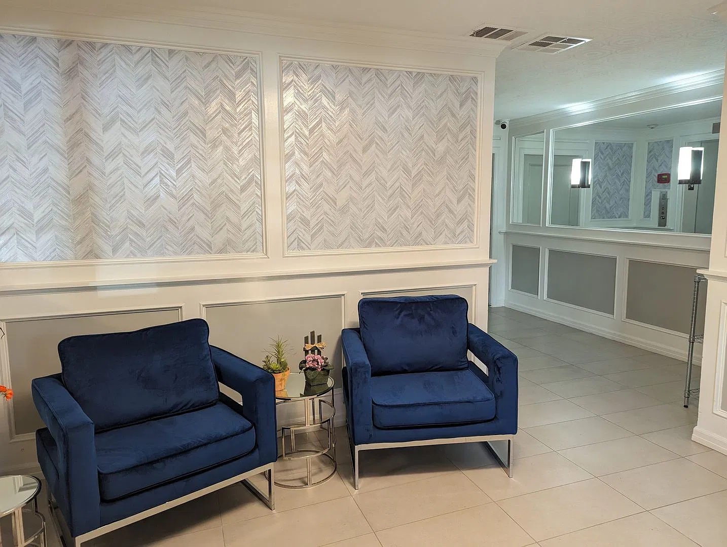 Beautiful Corner 3rd Floor 2 bedroom Condo unit close to Cedar-Sinai Medical Center & Beverly Center — Photo 4