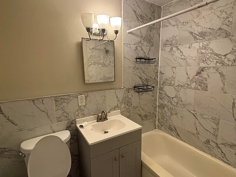 600 NW Westvale Cir #A — Photo 7