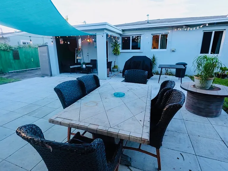 2462 Adams St — Photo 3