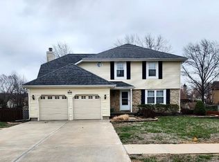 619 Meadowlark Rd, Lansing, KS 66043