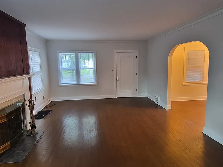 2808 Goddard Rd — Photo 3