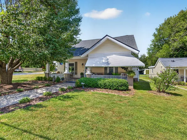 36 W Academy St, Wendell, NC 27591