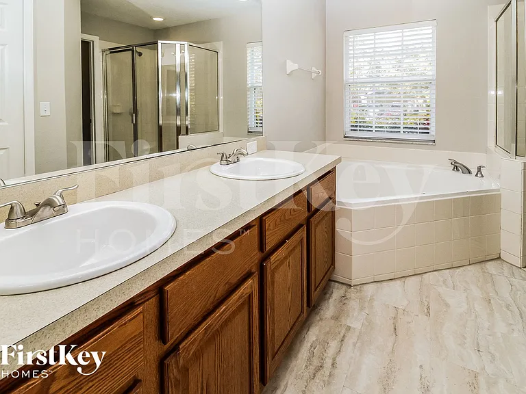 2579 Coachman Dr — Photo 10