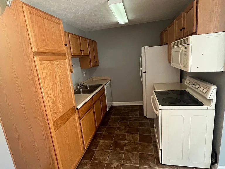 171 Central Blvd #27 — Photo 1