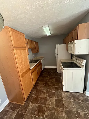 171 Central Blvd #27 Photo 1