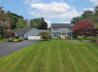 7571 Trotwood Ln, Victor, NY 14564