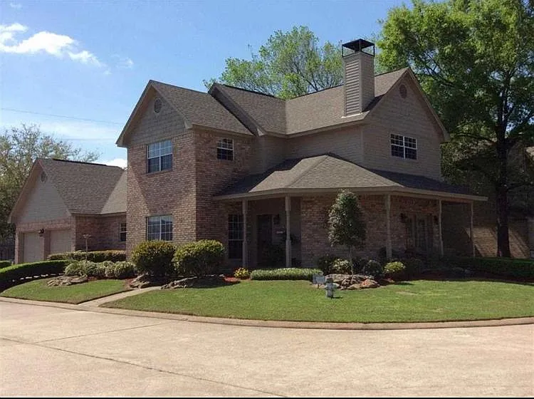 6825 Lexington Dr — Photo 23