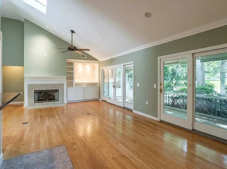 1305 Rowland Dr — Photo 9
