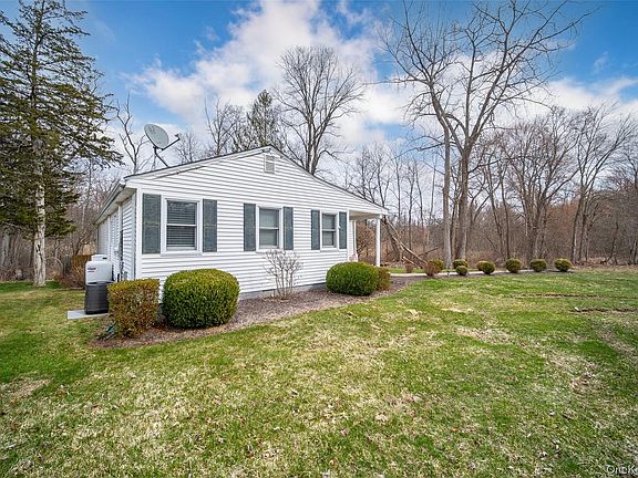 3rd image of 43 Lake Road