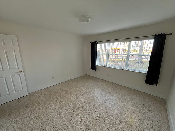 5th image of 291 Causeway Blvd #1