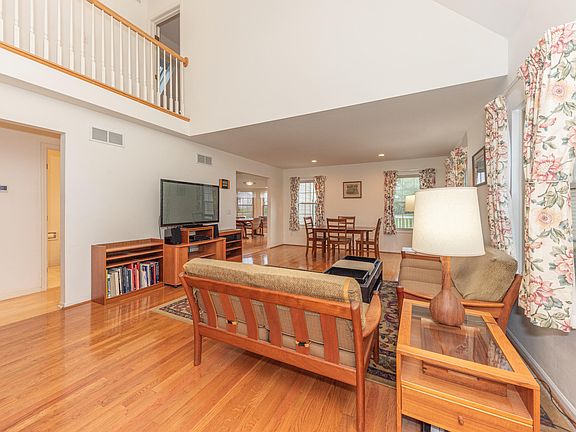 5th image of 4250 Boulder Pond Dr
