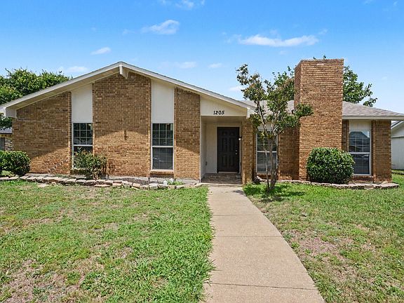 3rd image of 1205 Crestwood Ct
