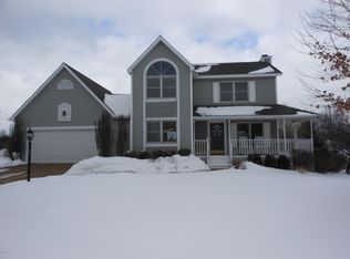 7286 Tillicum Trl NE, Rockford, MI 49341