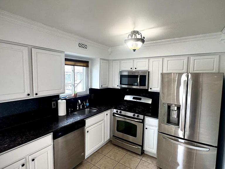 49 Country Dr W — Photo 10