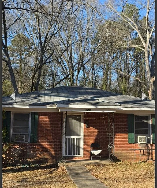 2 bed, 1.0 bath, 837 sqft, $1,250 — Photo 1