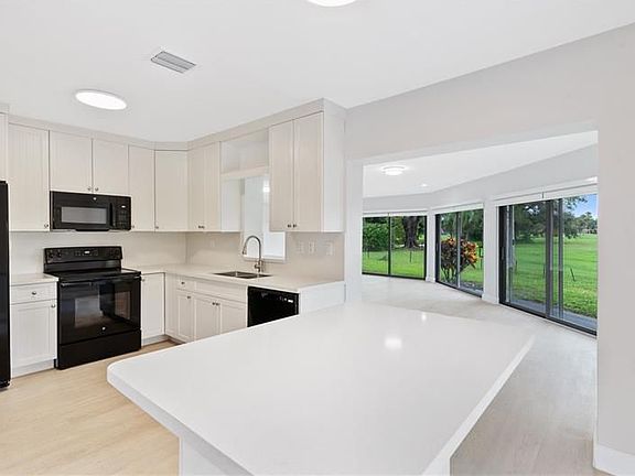 5th image of 6008 Linden Cir
